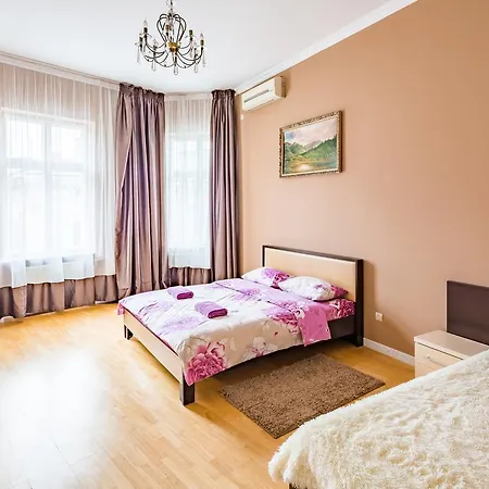 Apartment 4-room Near Runok Sq *