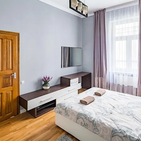 4-room Near Runok Sq Apartment Lviv